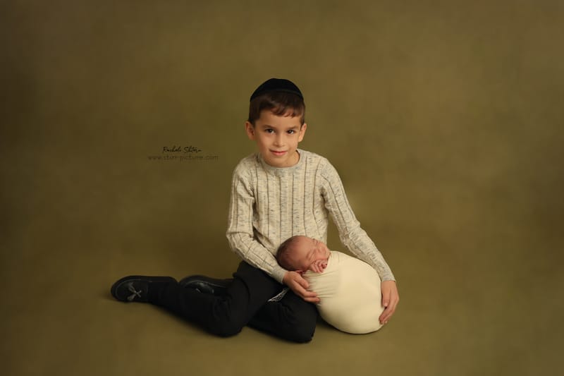 ניו בורן עם אחים והורים