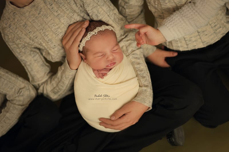 ניו בורן עם אחים והורים