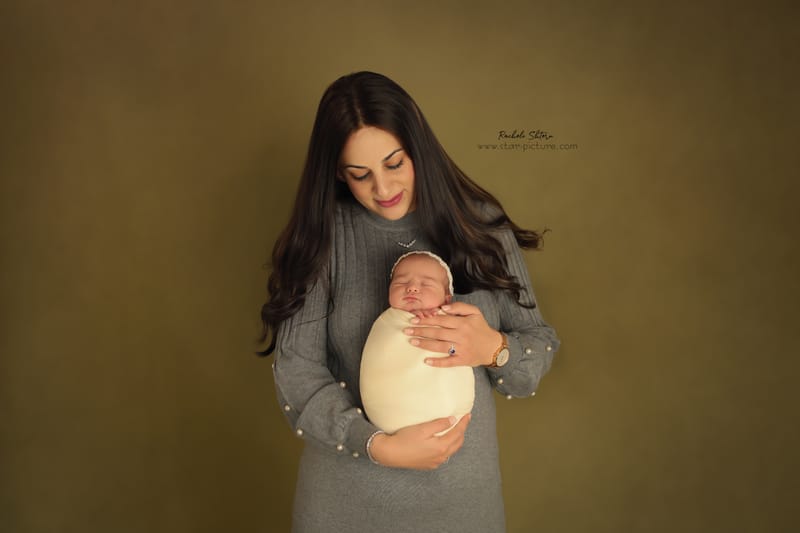 ניו בורן עם אחים והורים