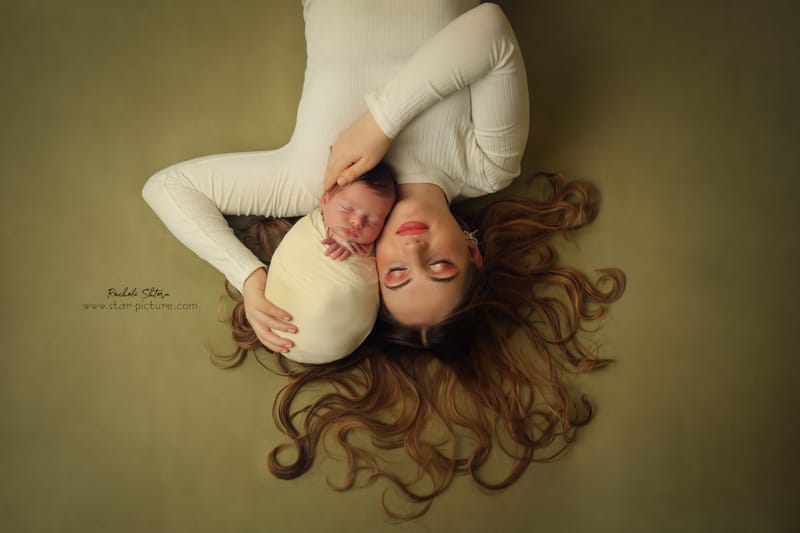 ניו בורן עם אחים והורים