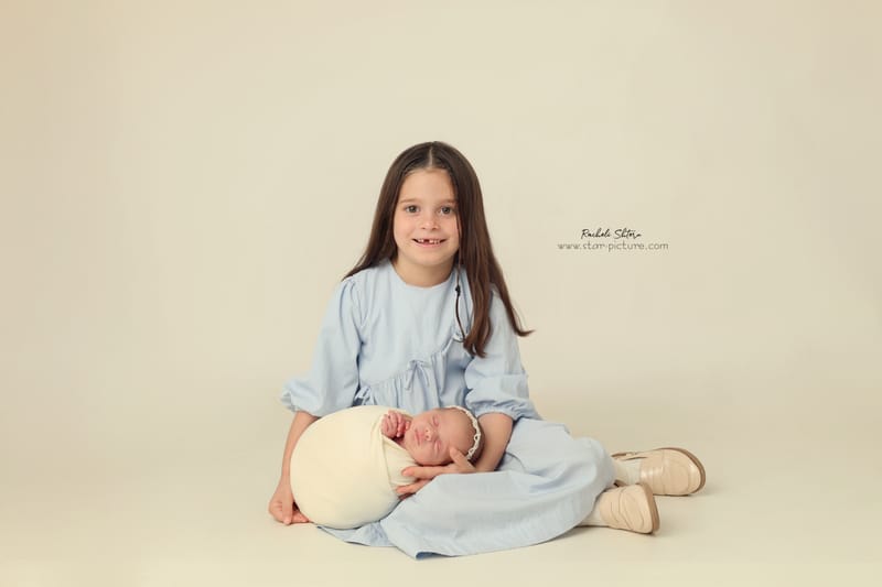 ניו בורן עם אחים והורים