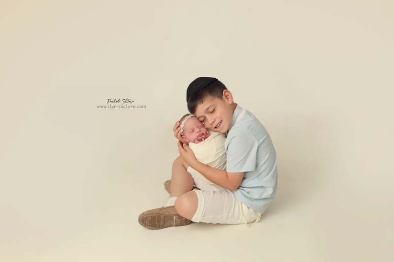 ניו בורן עם אחים והורים