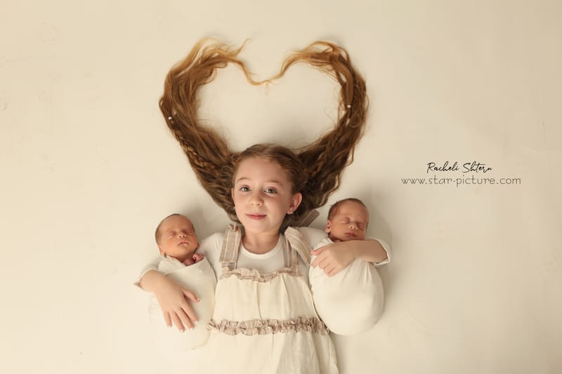 ניו בורן עם אחים והורים