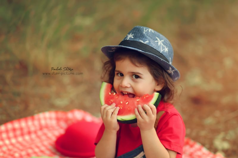 הטוהר הזה של הבונבון שבגזירת תלתל נהיה גבר קטן