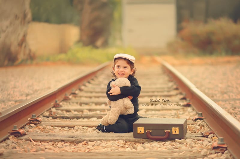 הטוהר הזה של הבונבון שבגזירת תלתל נהיה גבר קטן