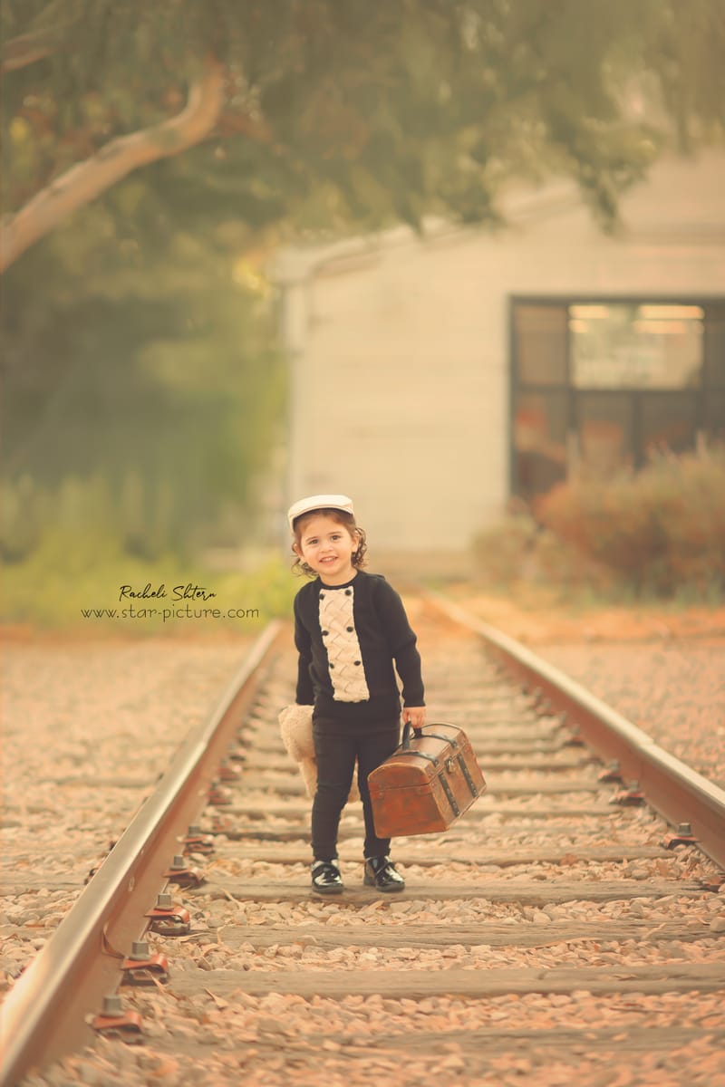 הטוהר הזה של הבונבון שבגזירת תלתל נהיה גבר קטן