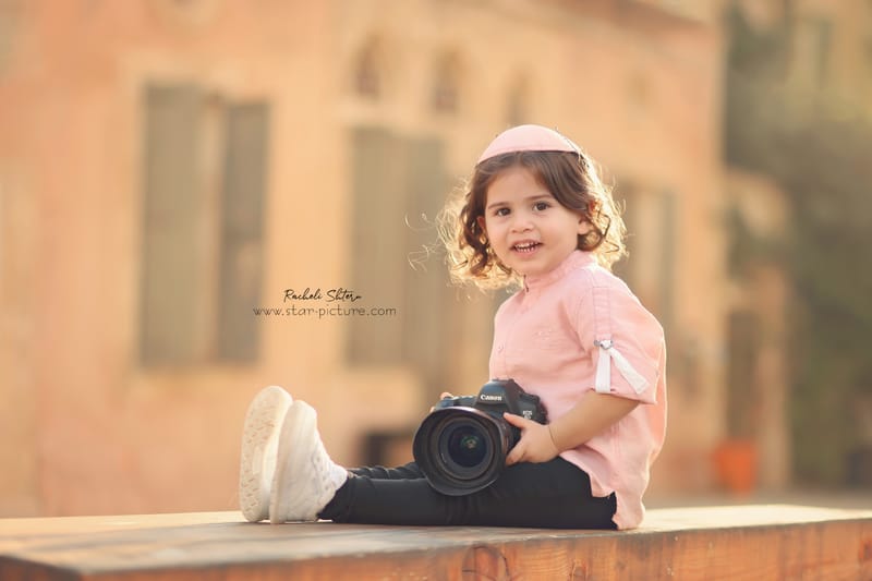 הטוהר הזה של הבונבון שבגזירת תלתל נהיה גבר קטן