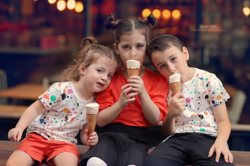 הטוהר הזה של הבונבון שבגזירת תלתל נהיה גבר קטן