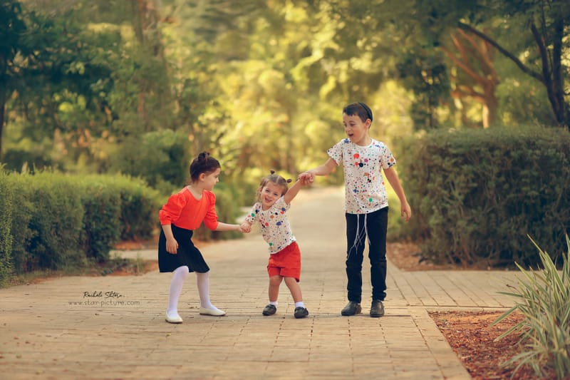 הטוהר הזה של הבונבון שבגזירת תלתל נהיה גבר קטן