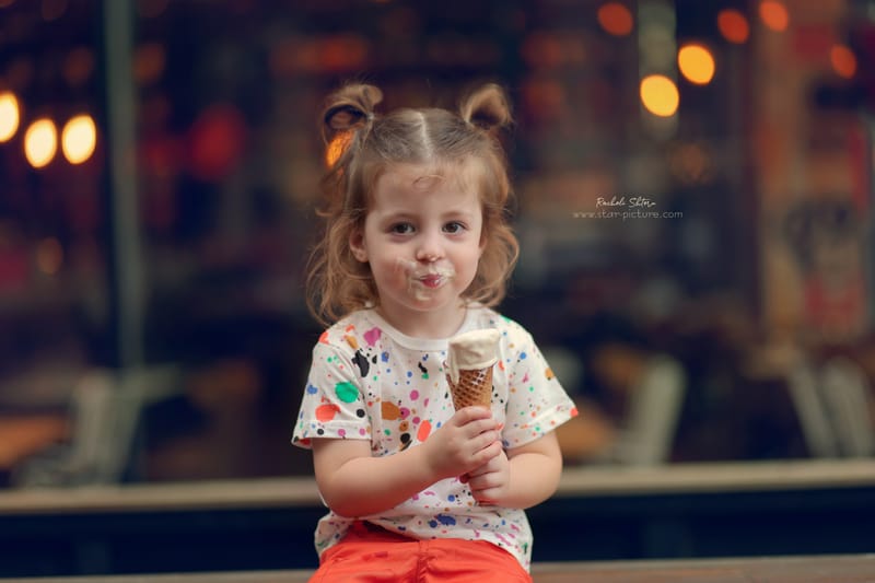 הטוהר הזה של הבונבון שבגזירת תלתל נהיה גבר קטן