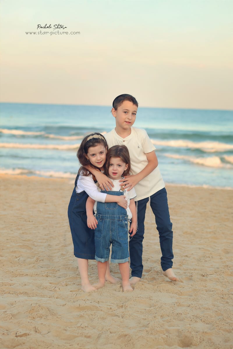 הטוהר הזה של הבונבון שבגזירת תלתל נהיה גבר קטן