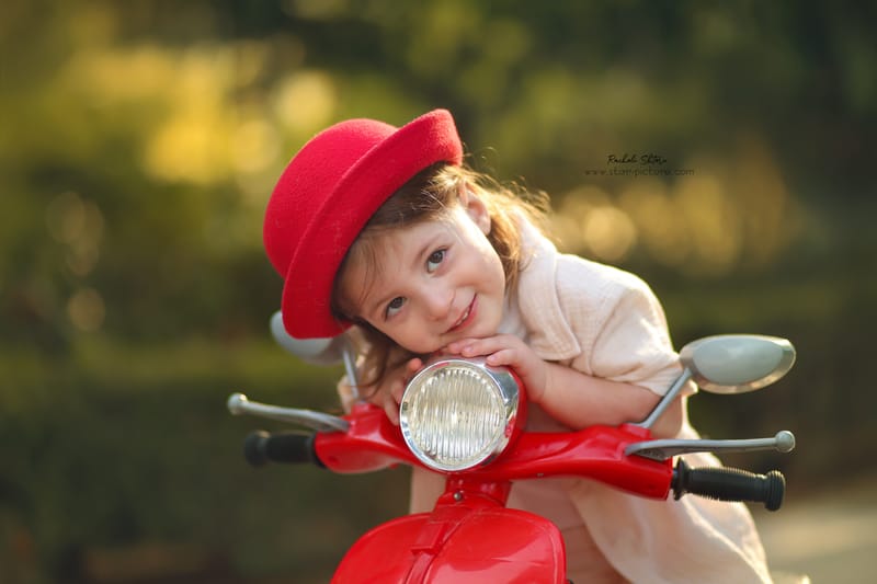 הטוהר הזה של הבונבון שבגזירת תלתל נהיה גבר קטן