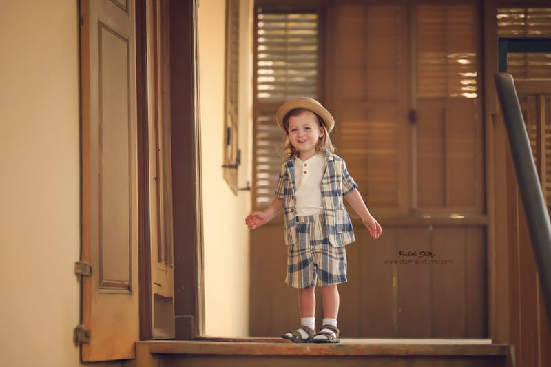 הטוהר הזה של הבונבון שבגזירת תלתל נהיה גבר קטן