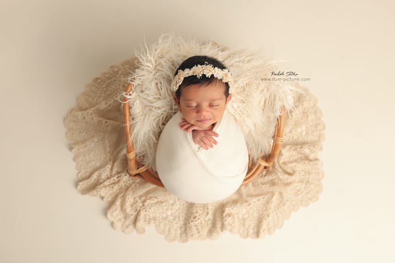 צבעים טבעיים זה פשוט לתת לרוך לדבר... לתת לפרצוף הרך והזעיר את כל תשומת הלב בפריים...