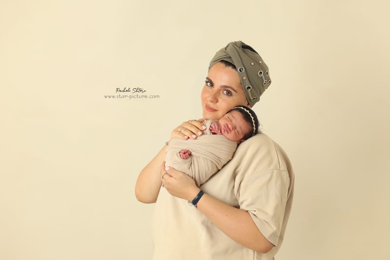 ניו בורן עם אחים והורים