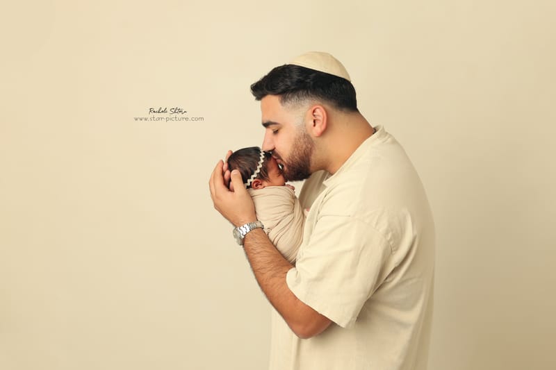 ניו בורן עם אחים והורים