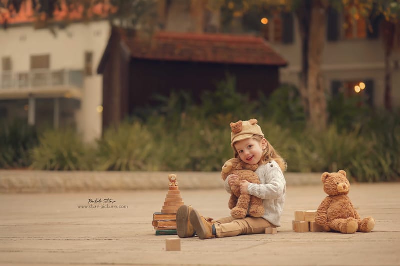 הטוהר הזה של הבונבון שבגזירת תלתל נהיה גבר קטן