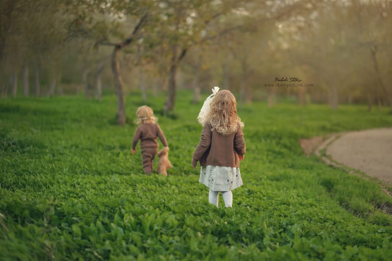 הטוהר הזה של הבונבון שבגזירת תלתל נהיה גבר קטן