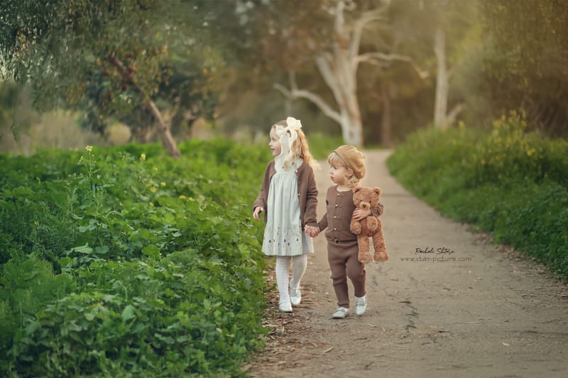 הטוהר הזה של הבונבון שבגזירת תלתל נהיה גבר קטן