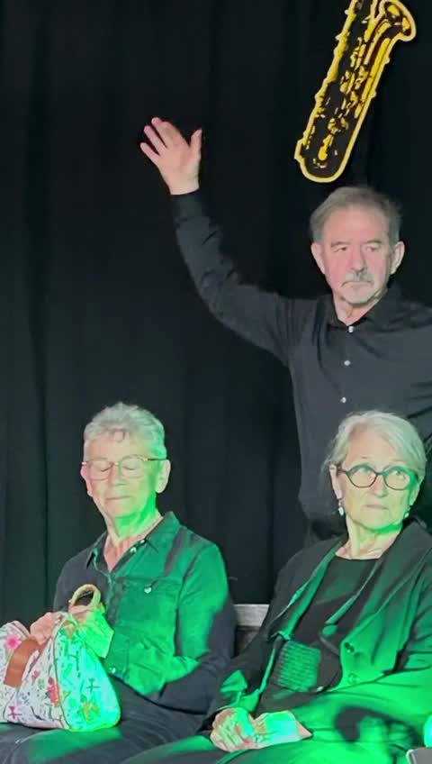 dans les coulisses du spectacle thumbnail