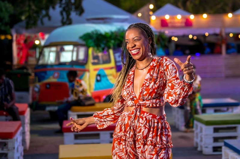 WAVE7 Creatives frames the rhythm of Curaçao