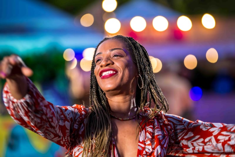 WAVE7 Creatives frames the rhythm of Curaçao