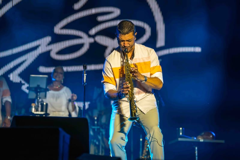 WAVE7 Creatives frames the rhythm of Curaçao