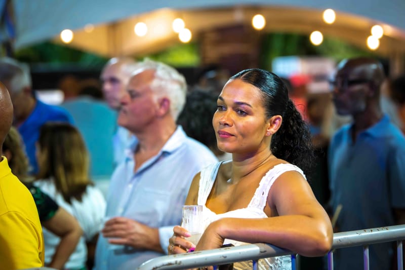 WAVE7 Creatives frames the rhythm of Curaçao