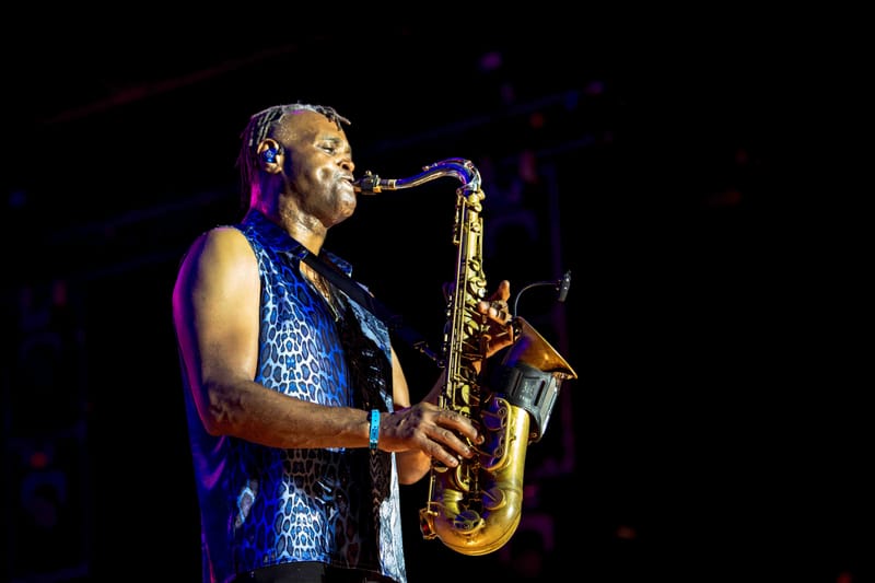 WAVE7 Creatives frames the rhythm of Curaçao