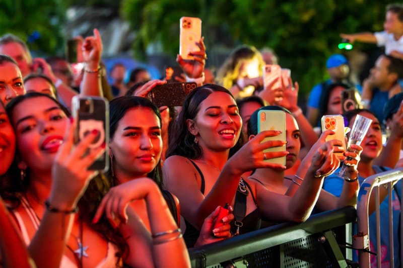 WAVE7 Creatives frames the rhythm of Curaçao