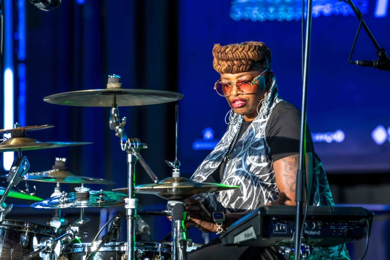 WAVE7 Creatives frames the rhythm of Curaçao