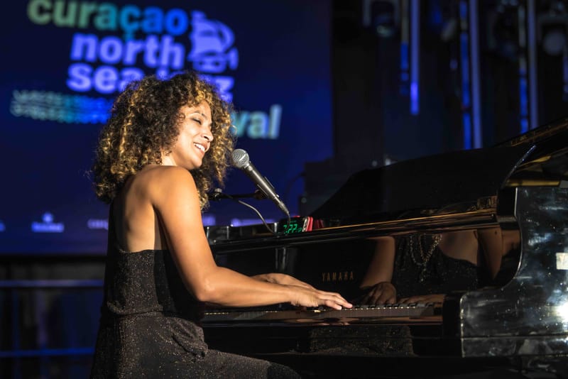 WAVE7 Creatives frames the rhythm of Curaçao