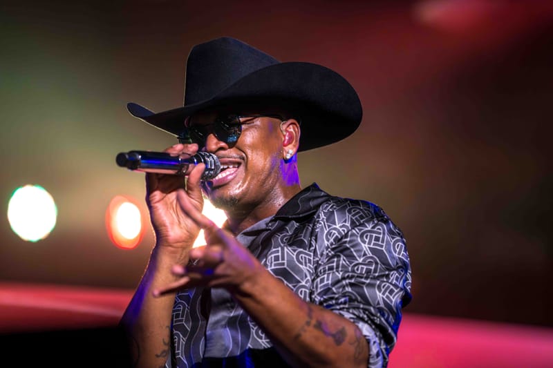 WAVE7 Creatives frames the rhythm of Curaçao