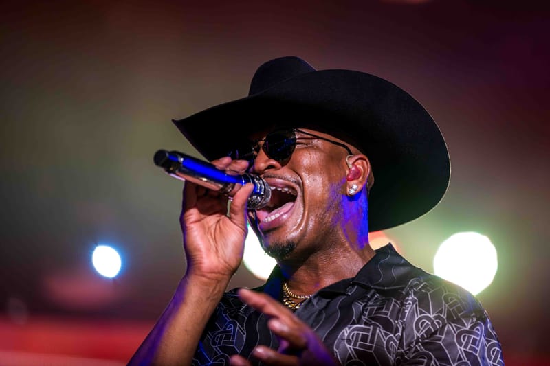 WAVE7 Creatives frames the rhythm of Curaçao