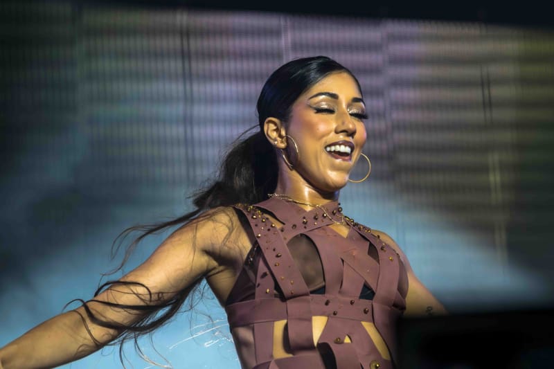 WAVE7 Creatives frames the rhythm of Curaçao