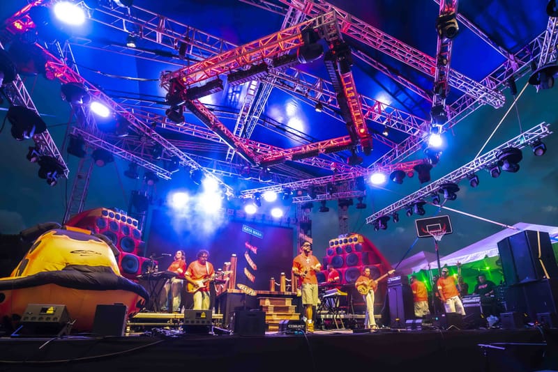 WAVE7 Creatives frames the rhythm of Curaçao