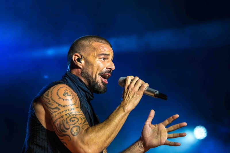 WAVE7 Creatives frames the rhythm of Curaçao