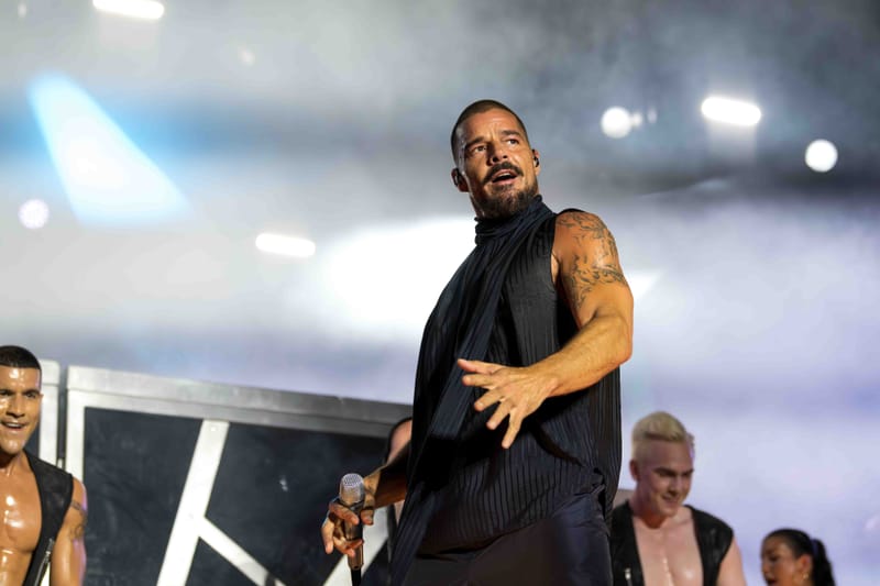 WAVE7 Creatives frames the rhythm of Curaçao