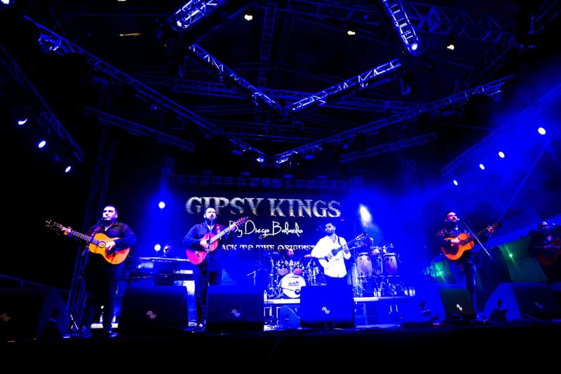 WAVE7 Creatives frames the rhythm of Curaçao