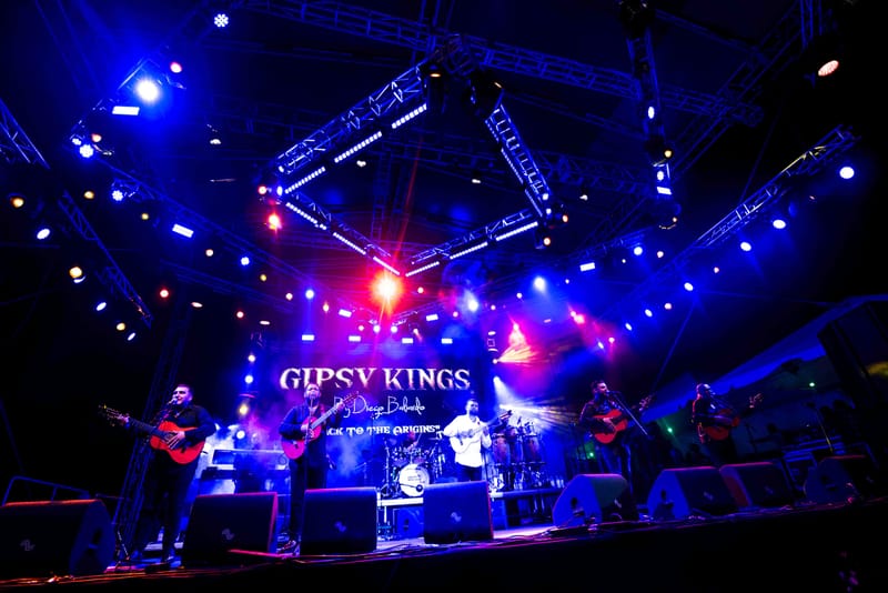 WAVE7 Creatives frames the rhythm of Curaçao