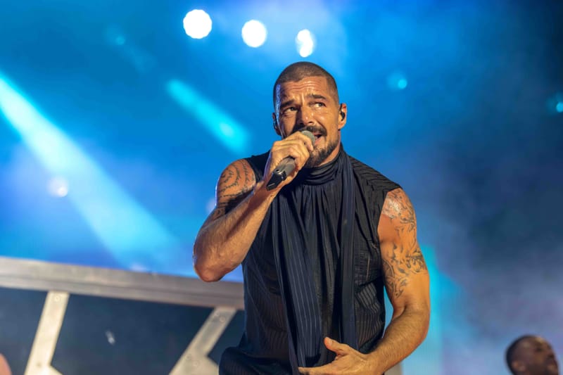 WAVE7 Creatives frames the rhythm of Curaçao