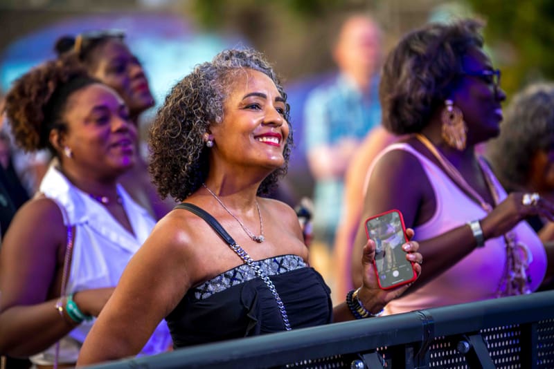 WAVE7 Creatives frames the rhythm of Curaçao