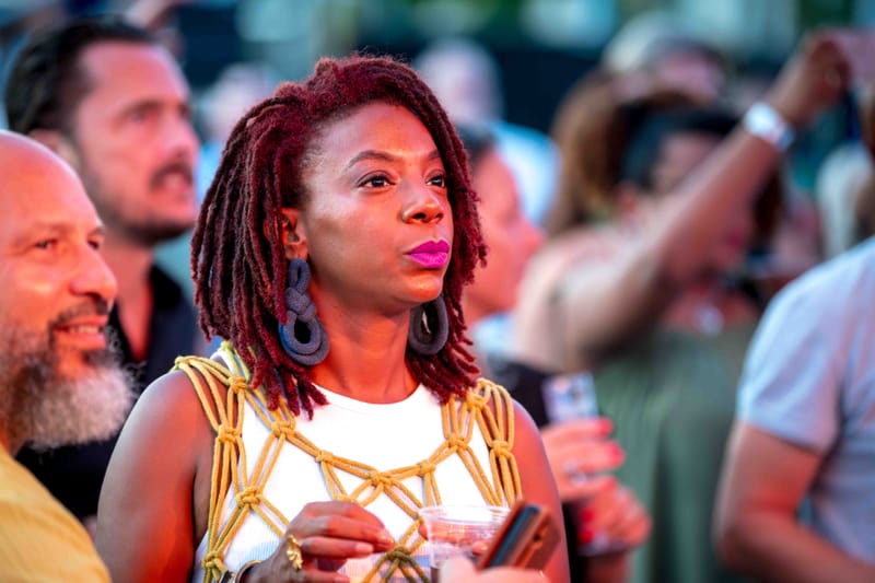 WAVE7 Creatives frames the rhythm of Curaçao