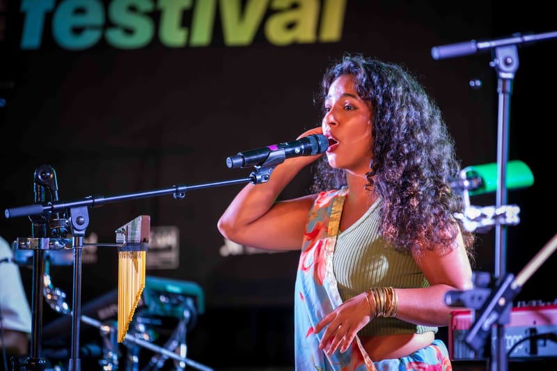 WAVE7 Creatives frames the rhythm of Curaçao