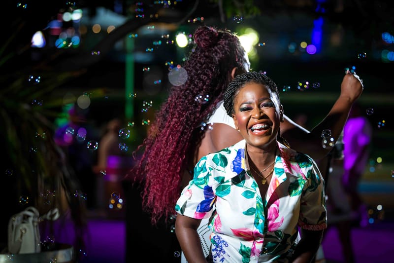 WAVE7 Creatives frames the rhythm of Curaçao