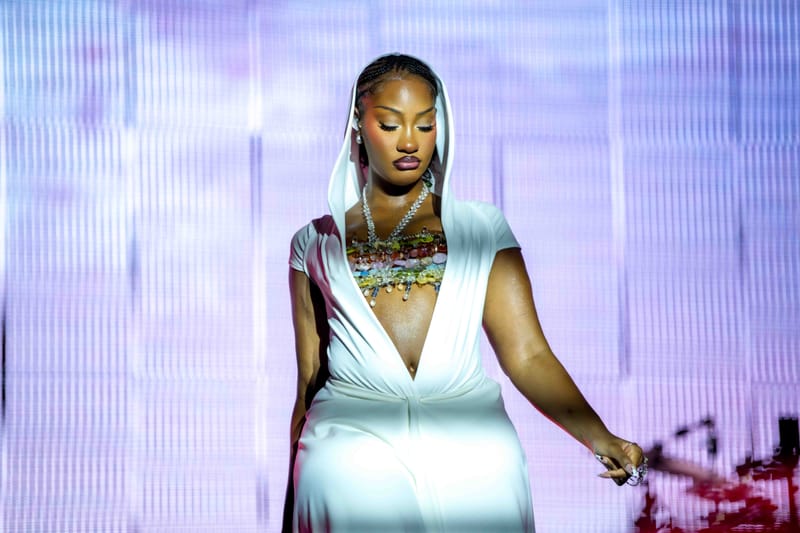 WAVE7 Creatives frames the rhythm of Curaçao