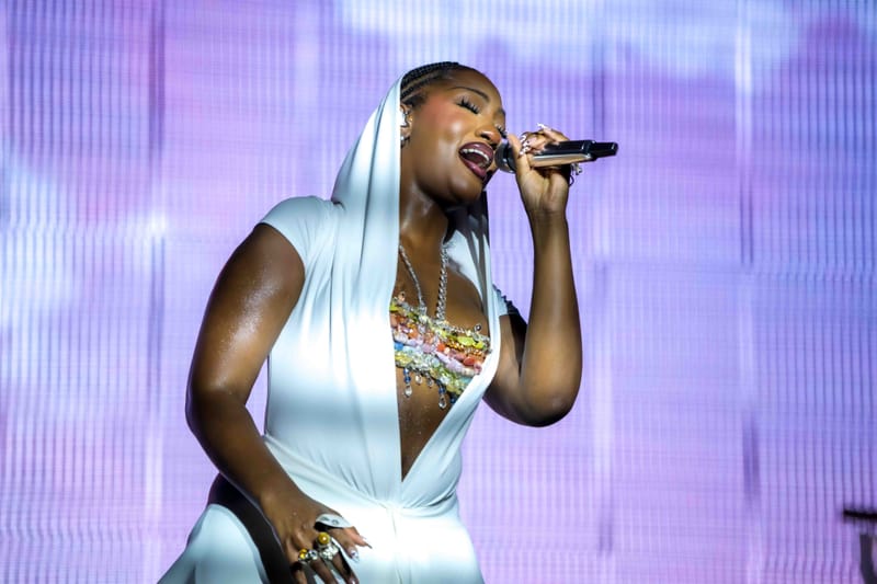 WAVE7 Creatives frames the rhythm of Curaçao