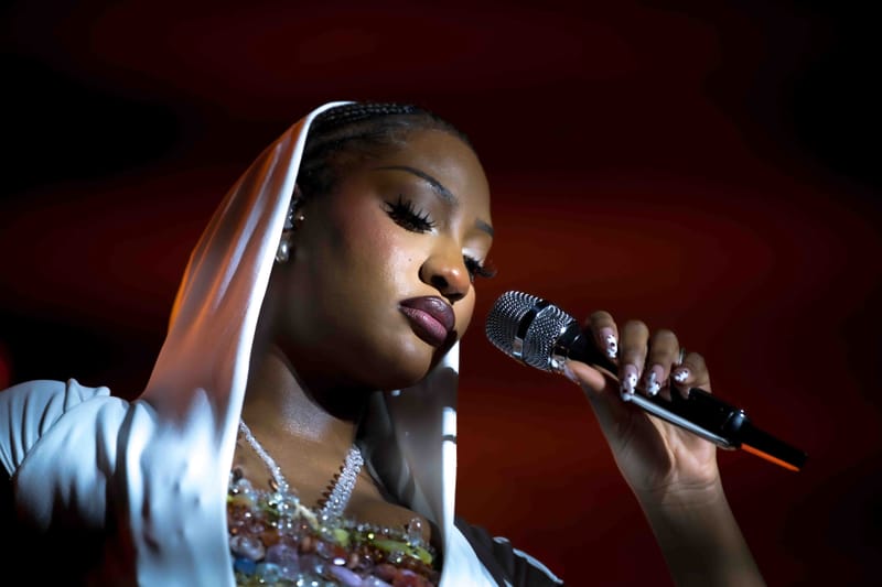 WAVE7 Creatives frames the rhythm of Curaçao