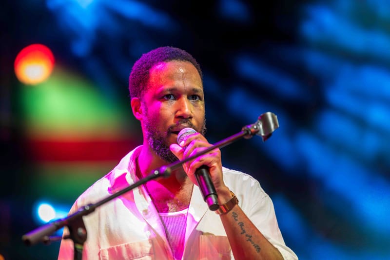 WAVE7 Creatives frames the rhythm of Curaçao