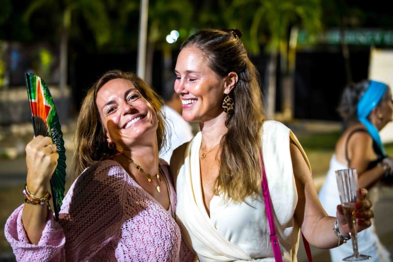 WAVE7 Creatives frames the rhythm of Curaçao